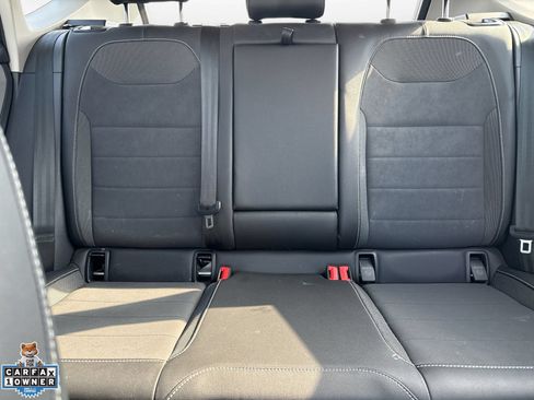 Used 2023 Volkswagen Taos SE w/ Panoramic Sunroof Package FWD image 24