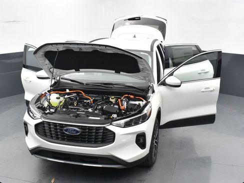 New 2025 Ford Escape SE FWD image 37