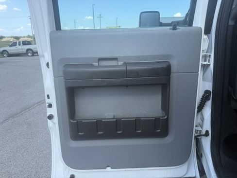 Used 2016 Ford F550 4x4 Crew Cab Super Duty image 23