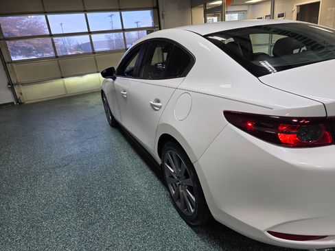 Used 2019 MAZDA MAZDA3 Sedan image 10