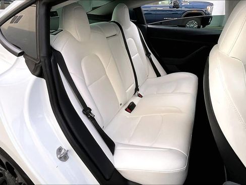 Used 2022 Tesla Model 3 Performance image 18