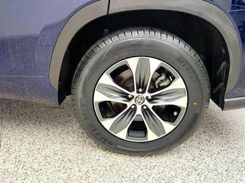 Used 2020 Toyota Highlander XLE FWD image 9