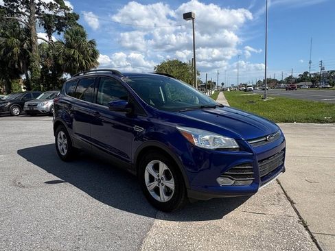 Used 2014 Ford Escape SE w/ Equipment Group 201A FWD image 3
