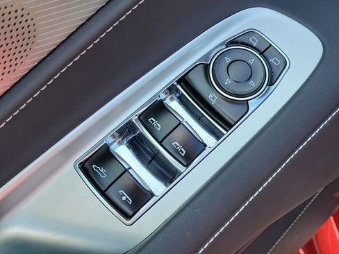 Used 2025 Chevrolet Corvette Stingray Preferred Conv w/ Z51 Performance Package RWD image 12