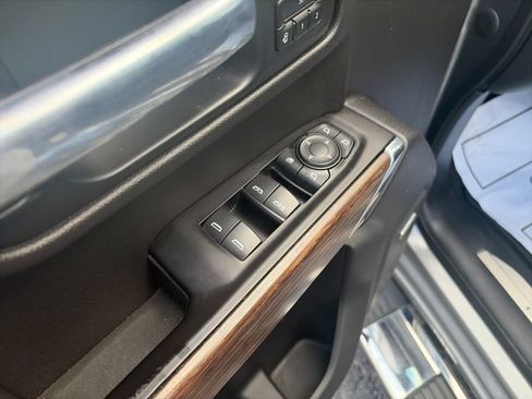 Used 2020 Chevrolet Silverado 1500 High Country w/ Technology Package AWD/4WD image 11