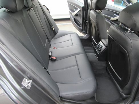 Used 2016 BMW 320i Sedan image 31