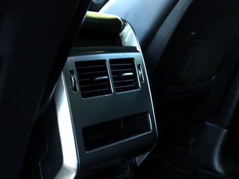 Used 2017 Land Rover Range Rover Sport SE image 16