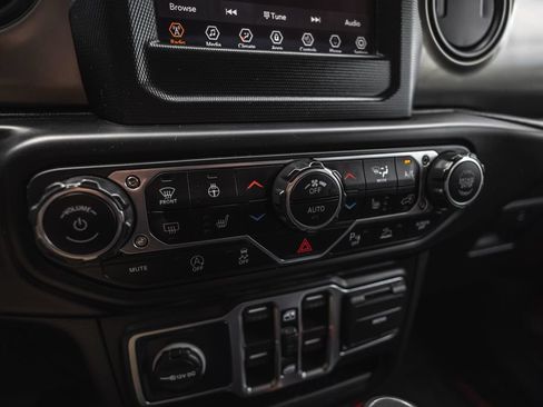 Used 2020 Jeep Gladiator Sport w/ Quick Order Package 24S AWD/4WD image 15