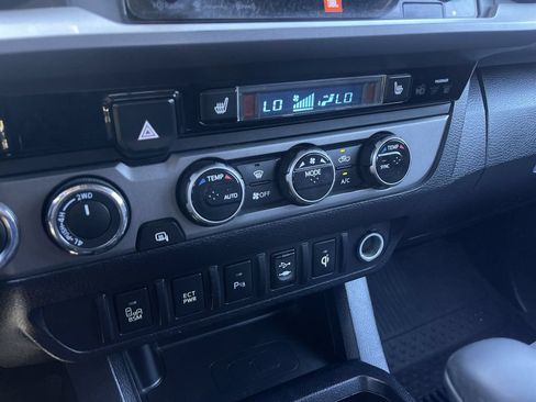 Used 2017 Toyota Tacoma TRD Off-Road AWD/4WD image 34