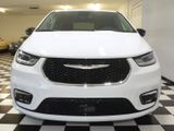 Used 2024 Chrysler Pacifica Touring-L image 4
