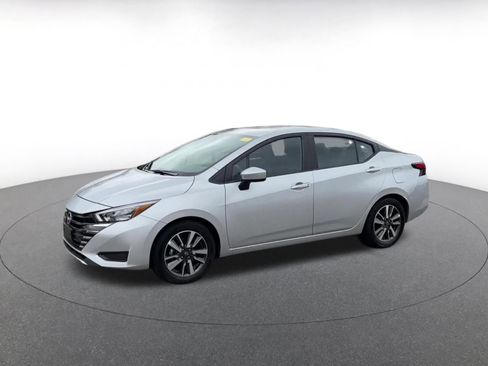 Used 2025 Nissan Versa SV FWD image 7