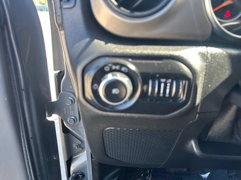 Used 2020 Jeep Wrangler Unlimited Sport AWD/4WD image 13