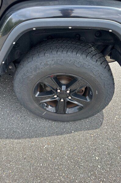 Used 2022 Jeep Wrangler Unlimited Sahara AWD/4WD image 7