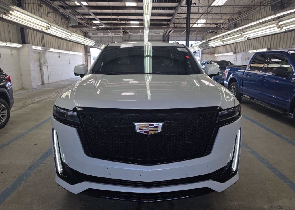 Used 2021 Cadillac Escalade Sport RWD image 2