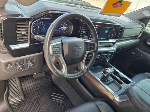 Certified 2025 Chevrolet Silverado 1500 LT Trail Boss w/ Dark Appearance Package AWD/4WD image 10