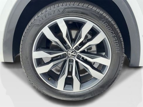 Used 2023 Volkswagen Atlas Cross Sport SEL Premium R-Line image 51