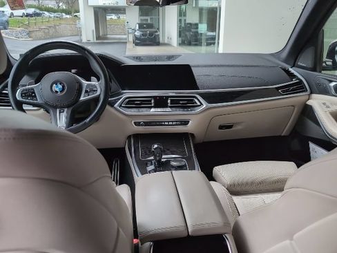 Used 2021 BMW X7 M50i AWD/4WD image 23