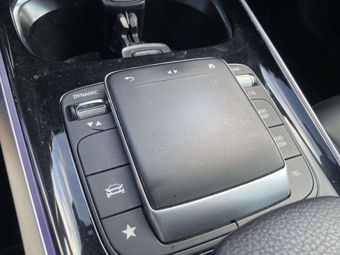 Used 2022 Mercedes-Benz GLB 250 w/ Premium Package Lite image 27