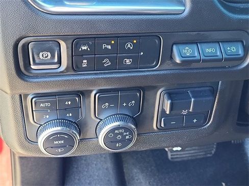 Used 2024 GMC Yukon XL AT4 image 19