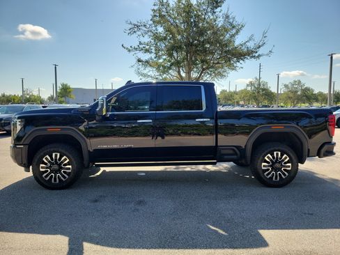 Used 2024 GMC Sierra 2500 Denali Ultimate w/ Max Trailering Package AWD/4WD image 9