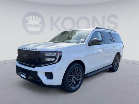 New 2026 Ford Expedition Platinum w/ Stealth Appearance Package AWD/4WD image 1