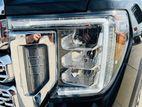 Used 2023 GMC Sierra 2500 Denali w/ Denali Ultimate Package AWD/4WD image 9