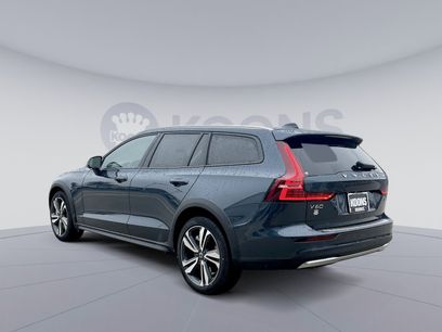 New 2026 Volvo V60 B5 Cross Country Plus w/ Protection Package Premier