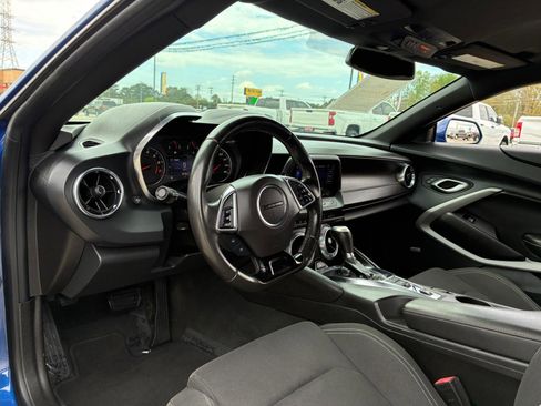 Used 2022 Chevrolet Camaro LT w/ Technology Package RWD image 13