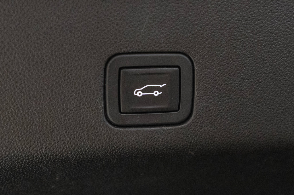 Used 2021 GMC Yukon AT4 AWD/4WD image 40