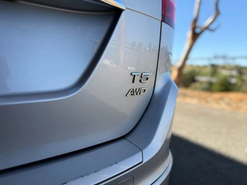 Used 2016 Volvo XC60 T5 Premier w/ Proximity Package AWD/4WD image 41