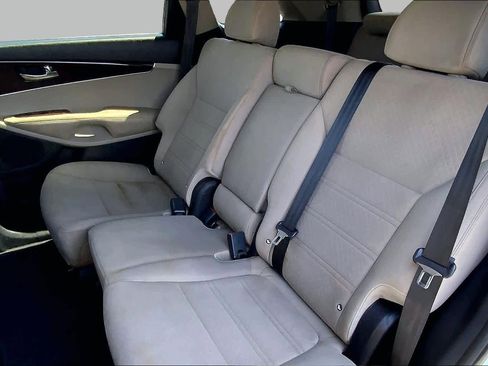 Used 2016 Kia Sorento FWD w/ LX Convenience Package image 21