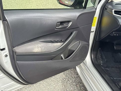 Used 2022 Toyota Corolla LE FWD image 16