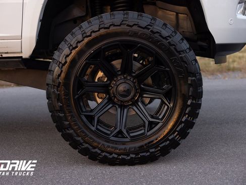 Used 2018 RAM 2500 Big Horn w/ Sport Appearance Group image 9