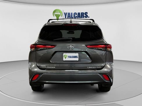Used 2020 Toyota Highlander Limited AWD/4WD image 4