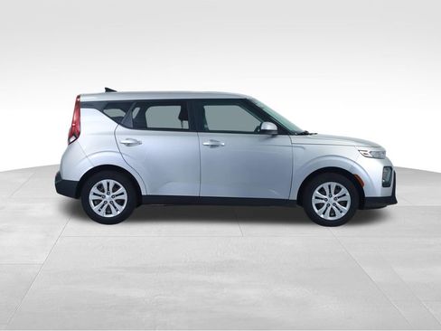 Used 2020 Kia Soul LX FWD image 12