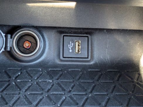 Used 2023 Toyota RAV4 XLE image 29