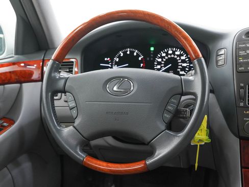 Used 2005 Lexus LS 430 RWD image 17