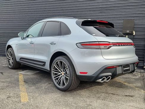 Certified 2026 Porsche Macan AWD/4WD image 3