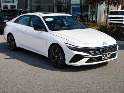 New 2026 Hyundai Elantra SEL Sport FWD image 3