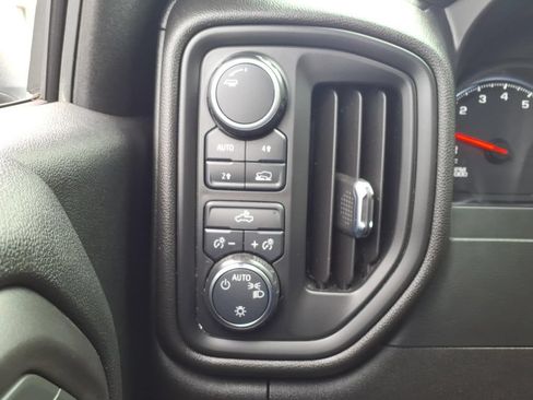 Used 2021 Chevrolet Silverado 1500 Custom AWD/4WD image 17