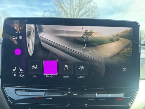 Used 2024 Volkswagen ID.4 S image 26