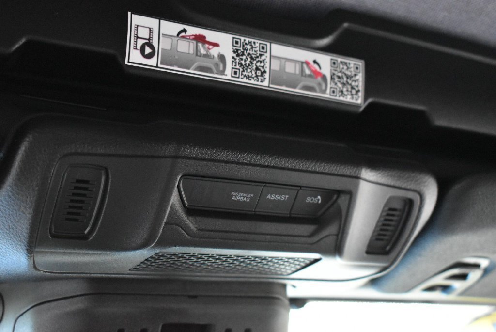 Used 2025 Jeep Wrangler Sport AWD/4WD image 27