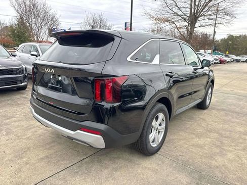 New 2026 Kia Sorento LX image 8