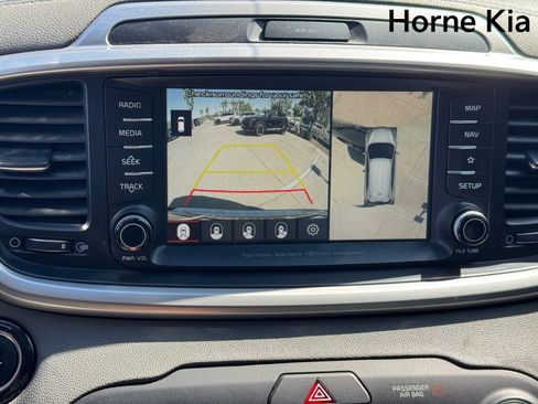 Used 2020 Kia Sorento SX image 22