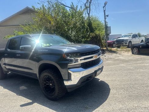 Used 2021 Chevrolet Silverado 1500 LT AWD/4WD image 7