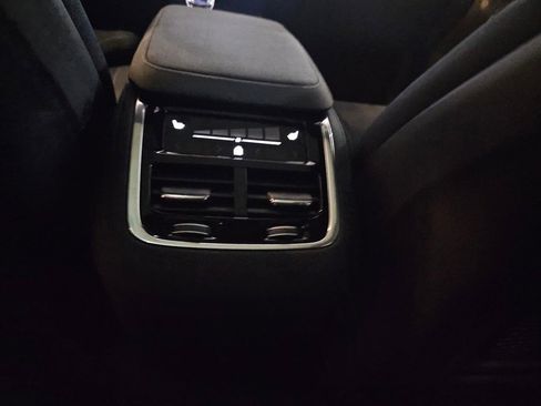 Certified 2025 Volvo XC90 B6 Ultra image 16