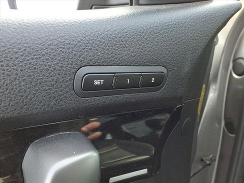 Used 2015 Kia Sorento SX image 9