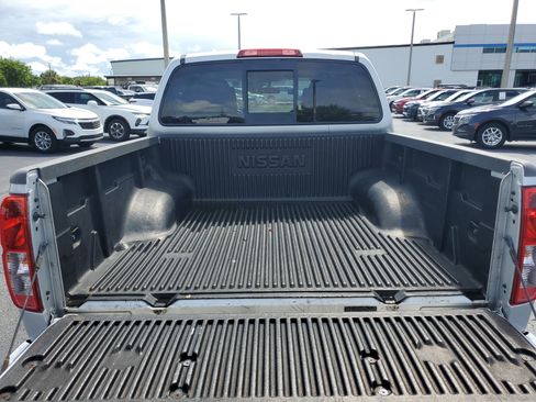 Used 2017 Nissan Frontier SV image 11