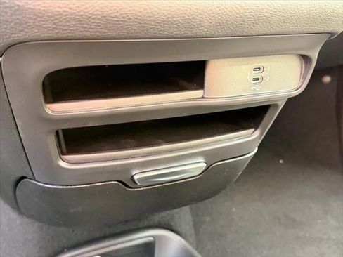 New 2026 Chrysler Pacifica Select image 50