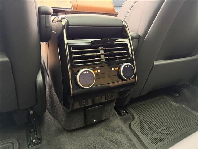 New 2026 Land Rover Range Rover Sport Dynamic SE AWD/4WD image 18